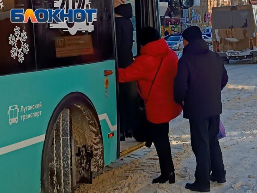 По просьбам жителей Донецка на линию вернулся общественный автобус 