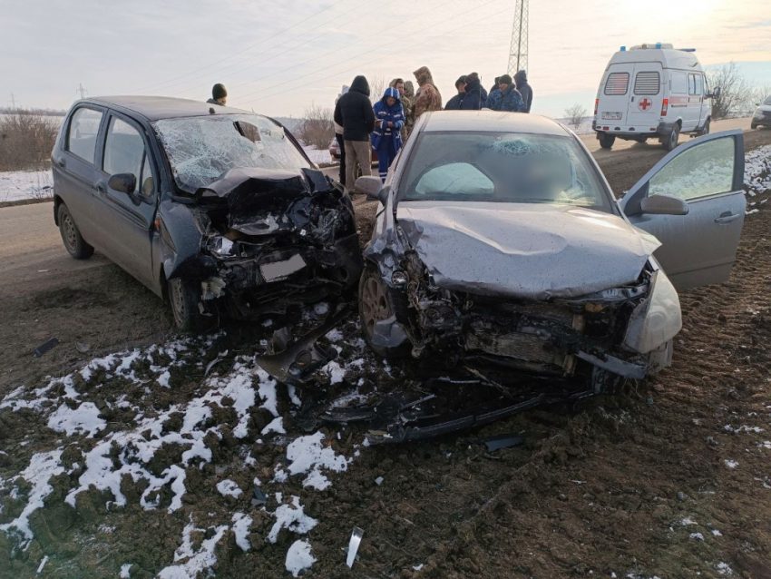  В ДНР при столкновении двух автомобилей пострадали пять человек