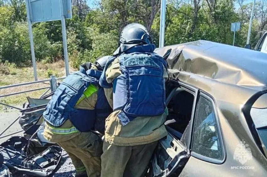 В ДТП на трассе Донецк — Торез пострадал водитель легковушки