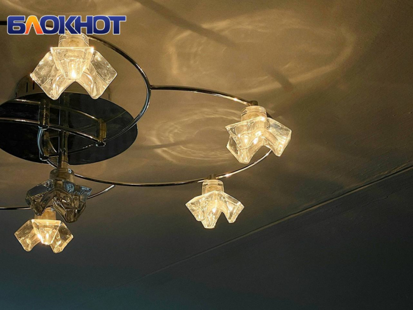 65 % потребителей остаются без света в ДНР, сообщил Денис Пушилин