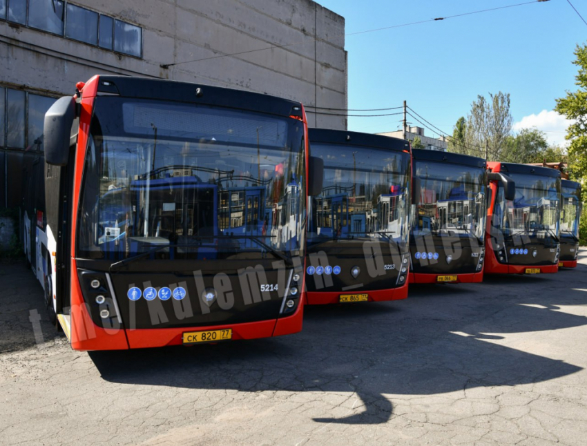 В ДНР до конца прибудут 242 автобуса