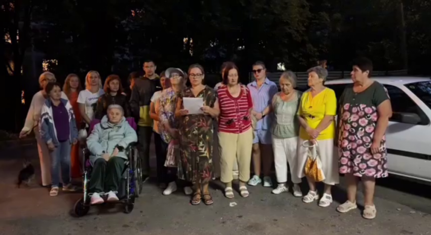 Жители Киевского района Донецка обвинили коммунальщиков в лишении воды ради ТРЦ