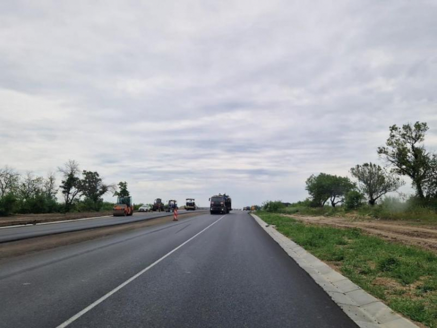 В 2023 году дорожники отремонтируют 120 км трассы от Донецка до Луганска 