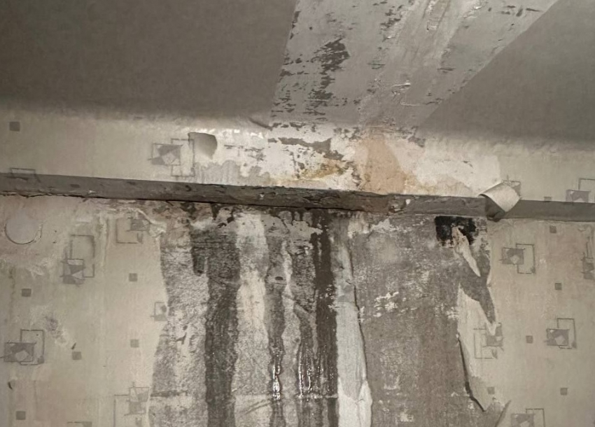 Крик души от жителей Пролетарского района Донецка: топит квартиры и подъезд