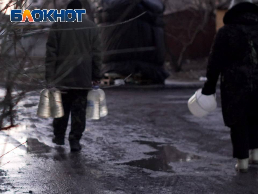 Жители Донецка два месяца не видят воды из-за соседского насоса в подвале