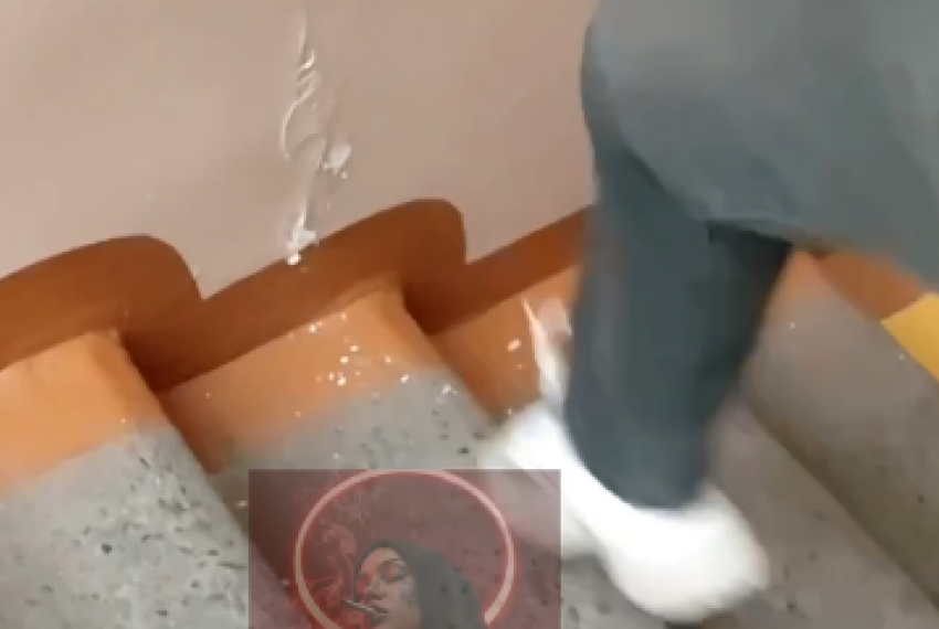 Малолетки испортили стену в 114-й школе в Донецке и записали это на видео