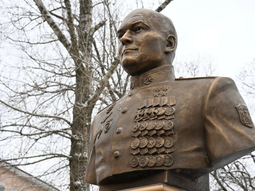 Школе в Донецке присвоили имя дважды Героя России Михаила Гудкова