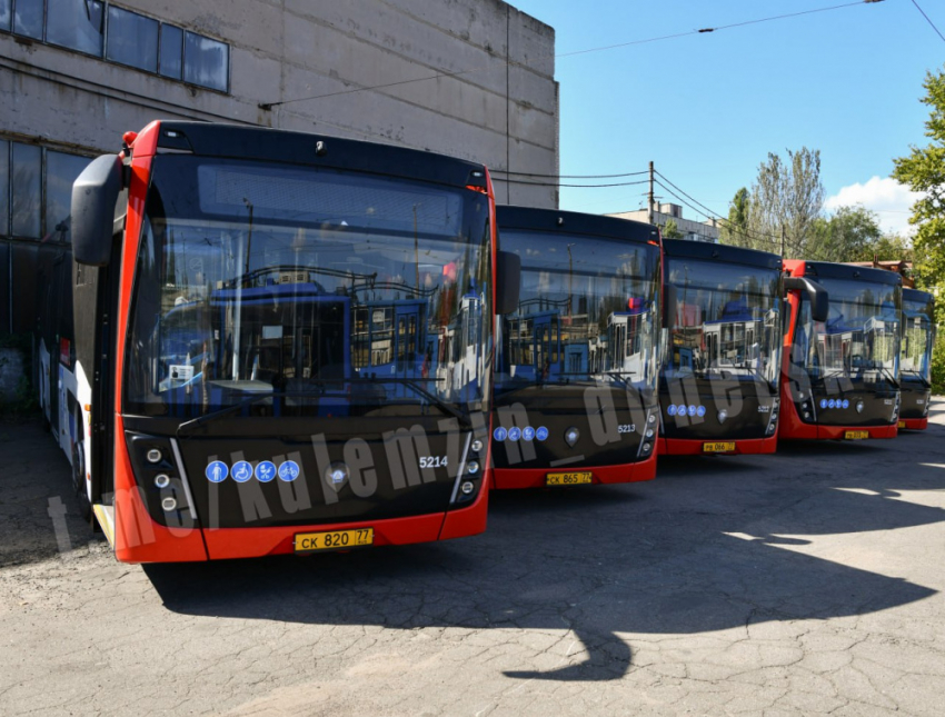 Донецк получил уже 35 автобусов большой вместимости из Москвы: часть из них вышли на линии