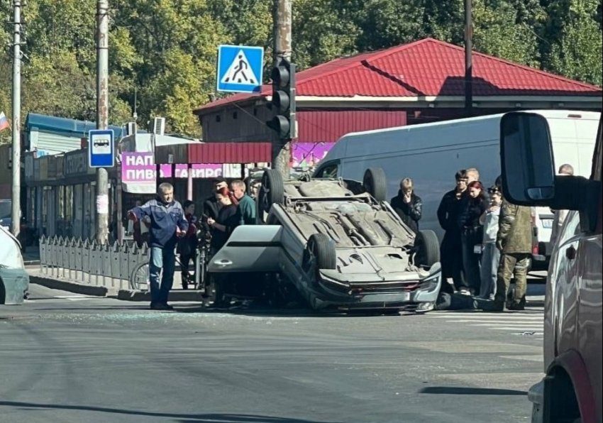 Жесткое ДТП с перевертышем произошло в Донецке