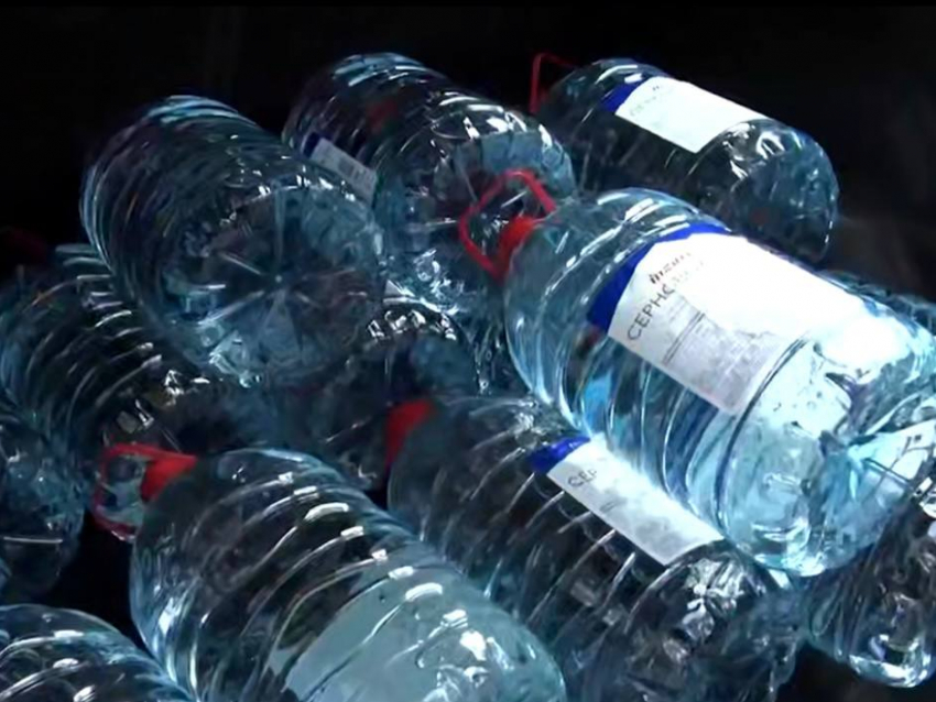 Волонтёры доставили 81 тонну воды жителям ДНР