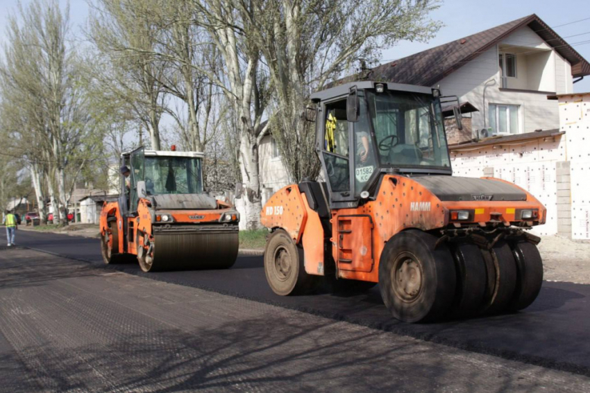 В этом году в ДНР отремонтируют 200 километров муниципальных дорог 