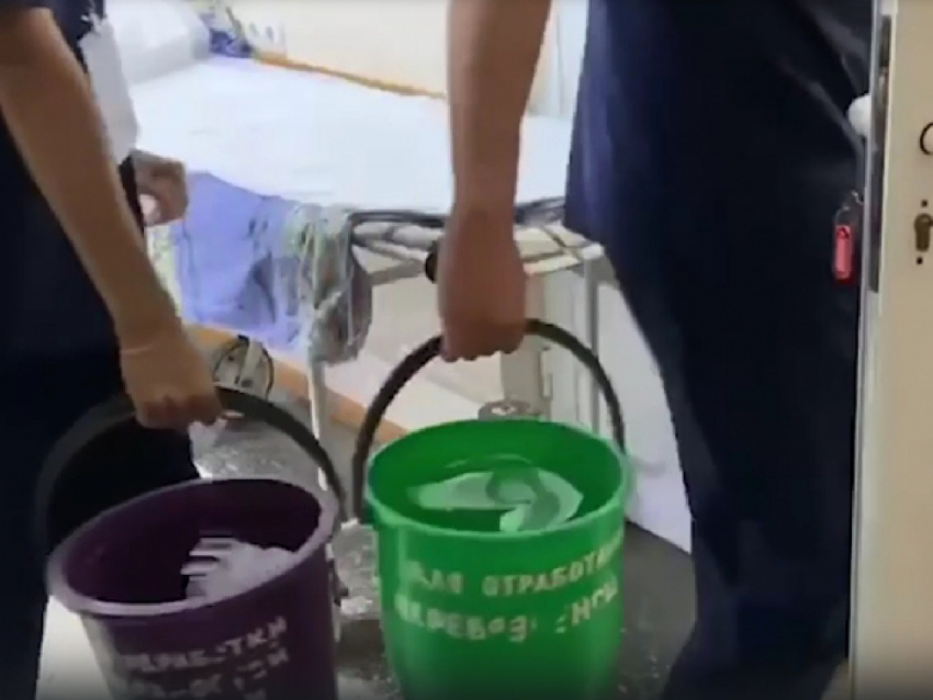 Волонтеры ДНР доставили в больницу Донецка самый ценный ресурс - воду