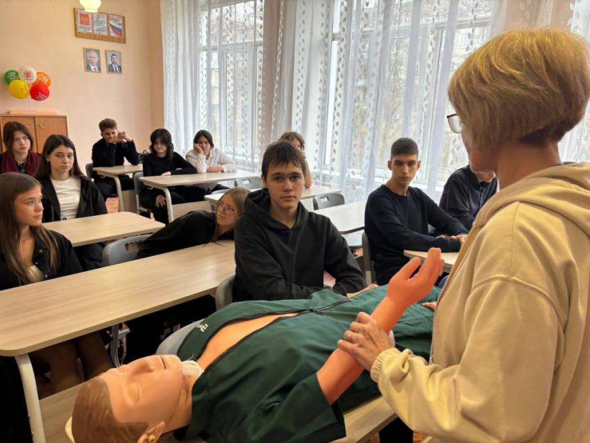 Школы ДНР укомплектуют для подготовки учеников к труду гражданской обороне