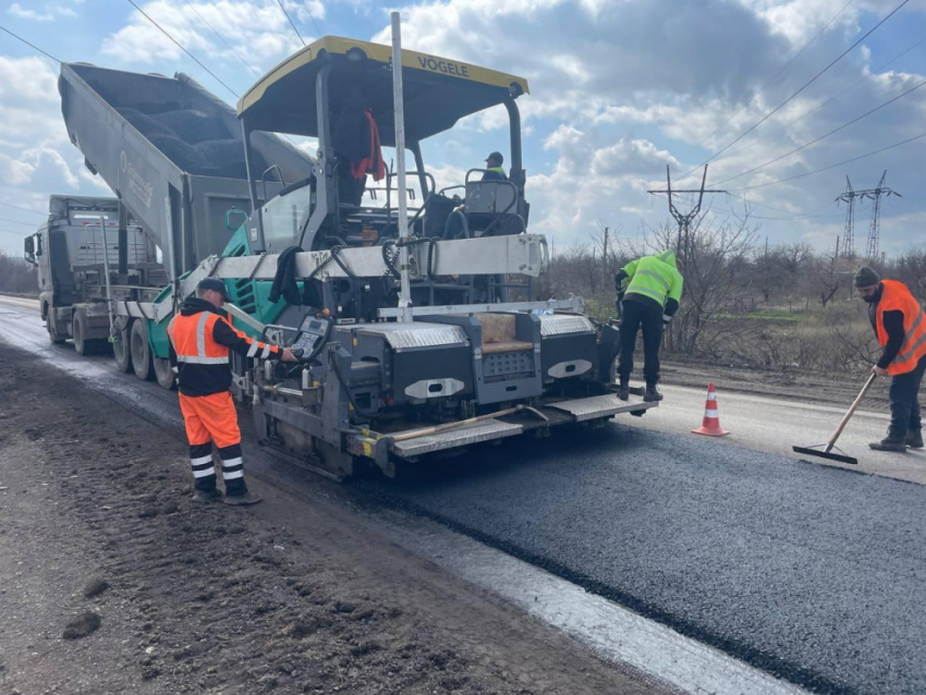 Ремонт дорог в ДНР продолжили и в декабре: какие улицы лучше объехать