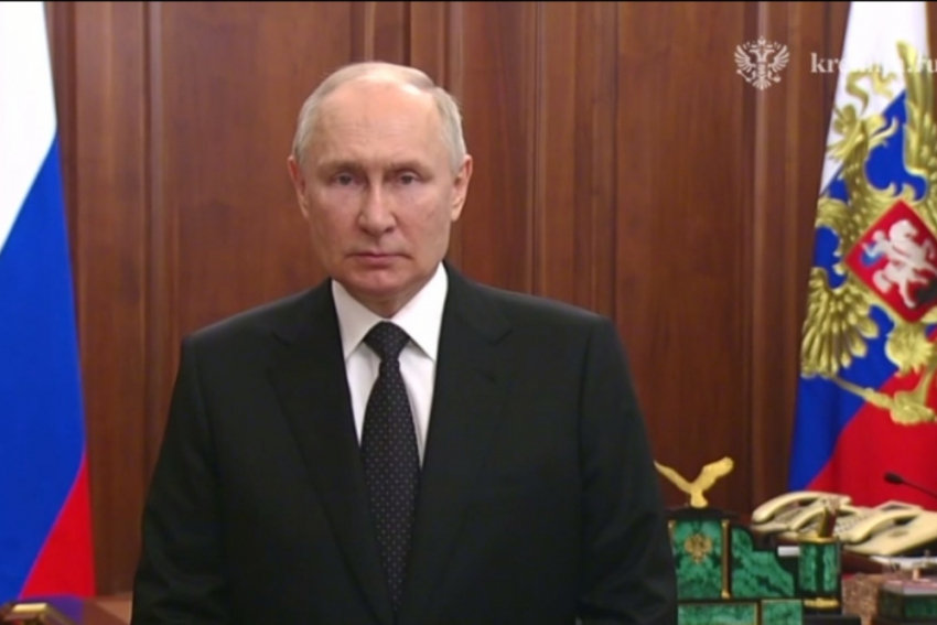 На фоне обстановки, президент РФ и Верховный главнокомандующий Владимир Путин обратился к гражданам