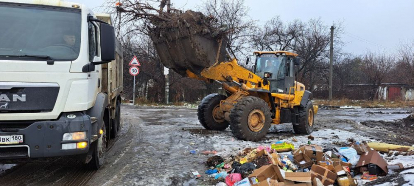 Минстрой и ЖКХ мобилизовались в работе по вывозу мусора в ДНР