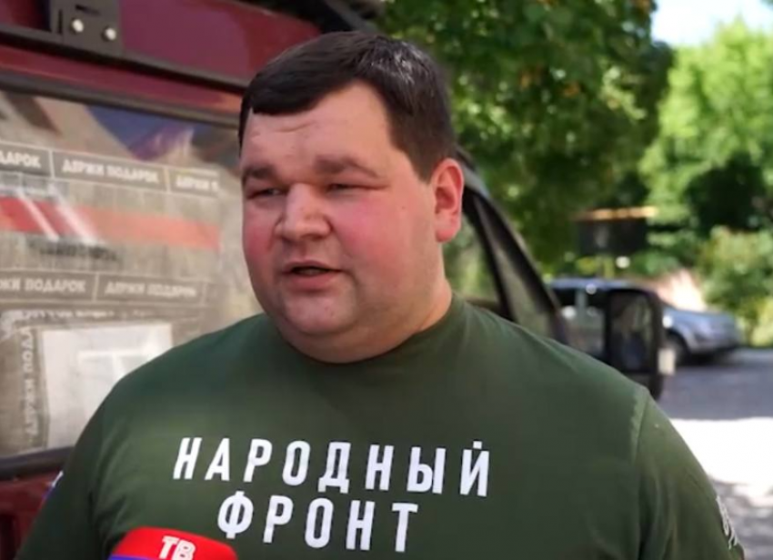 Народный фронт ДНР доставил компьютеры для дерматовенерологического диспансера