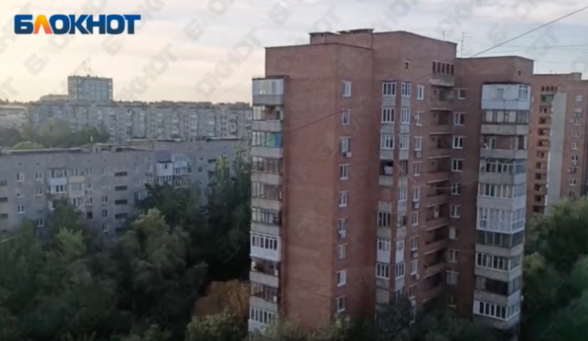 «Я, пенсионерка, тащу воду на 14-й этаж»: дончанка призвала власти ответить, когда запустят лифты