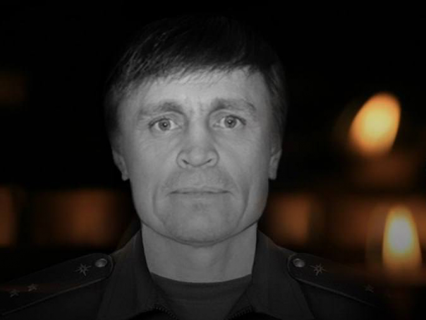 Стало известно имя погибшего в результате обстрела тылового района Донецка сотрудника МЧС