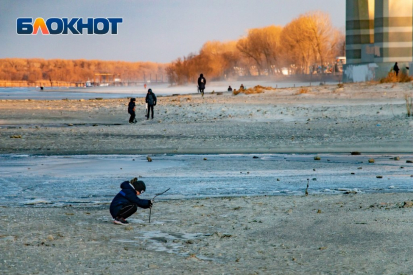 Жара, пустые краны и лужи на асфальте — вода в ДНР уходит в землю, пока люди страдают