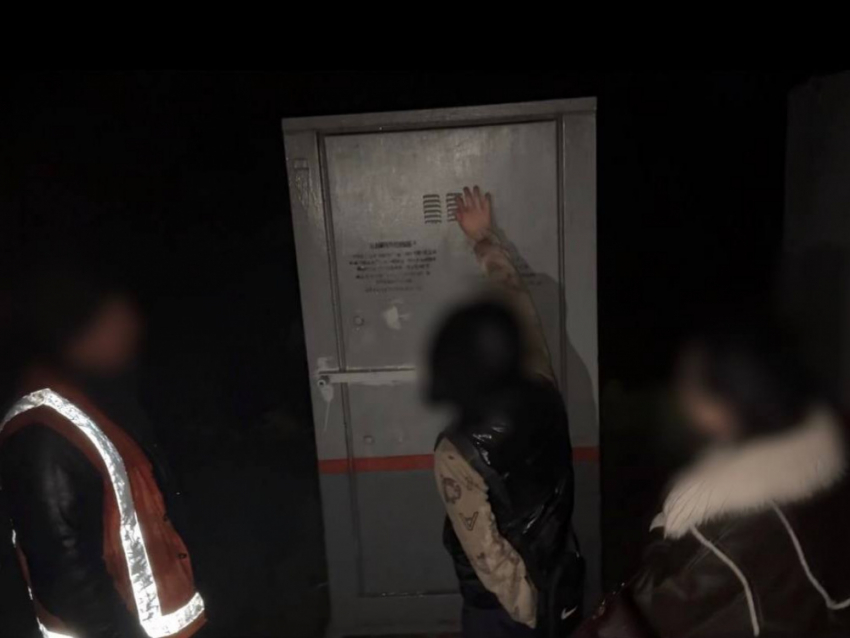 Подростков из Макеевки задержали при попытке поджога релейного шкафа по наводке из Украины