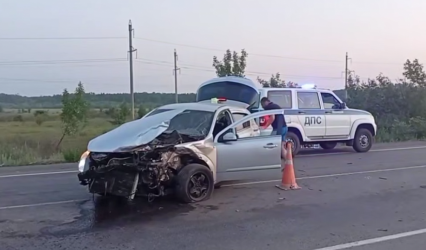 Жесткое ДТП в ДНР: при столкновении двух автомобилей пострадали 7 человек 