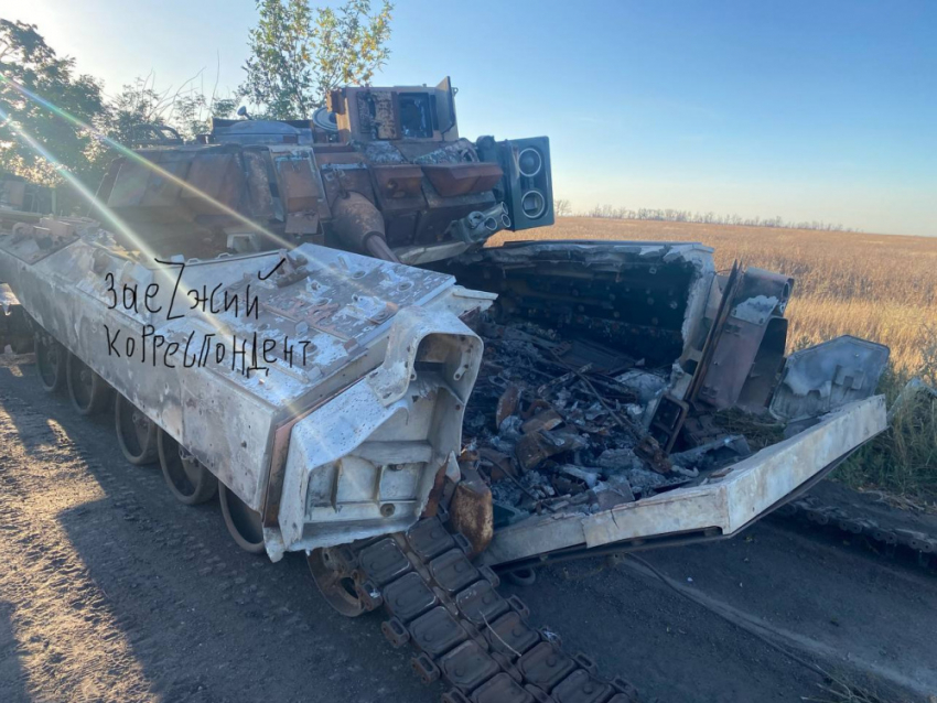 Новости СВО: Зеленский приказал держать Покровск две недели, в котле горят тысячи солдат