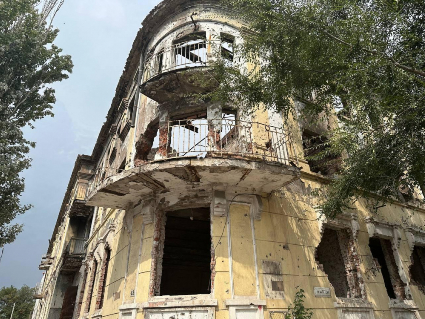 Здание женской городской гимназии в Мариуполе начали восстанавливать
