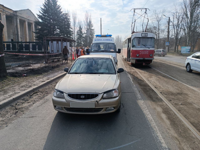 В Донецке пешеход погиб под колесами двух автомобилей