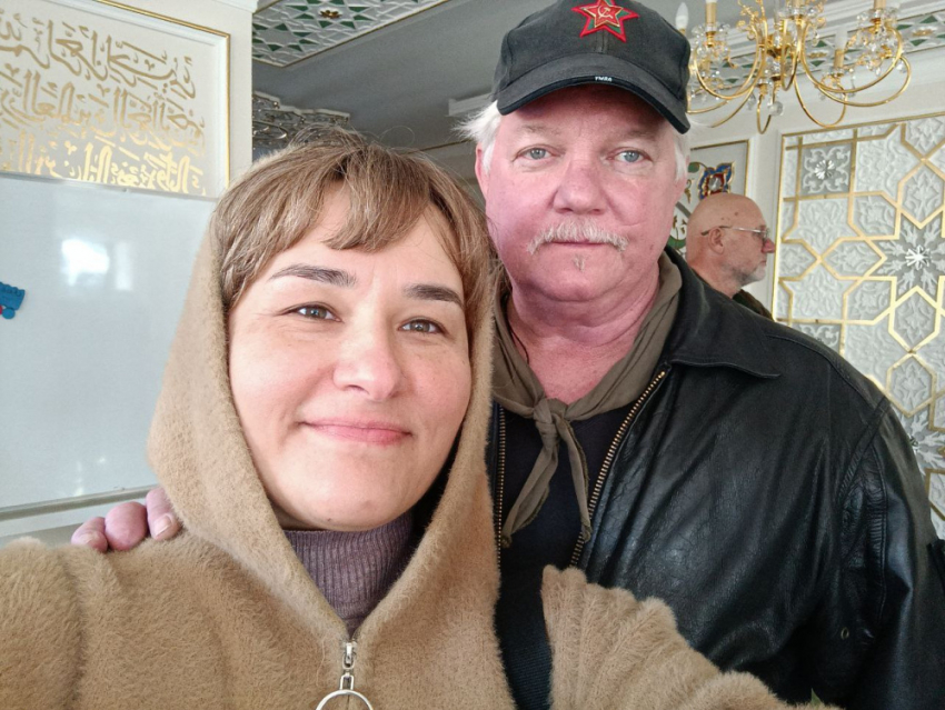 Жена пропавшего в Донецке военкора Рассела Бентли «Техаса» записала открытое обращение к правоохранительным органам