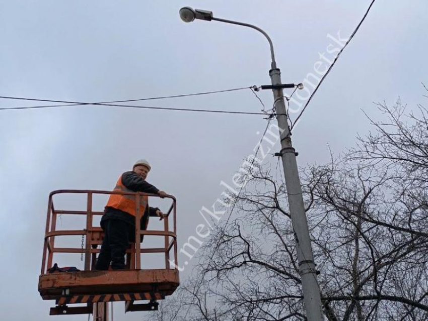 За сутки в ДНР восстановили электроснабжение почти трёх тысяч потребителей 