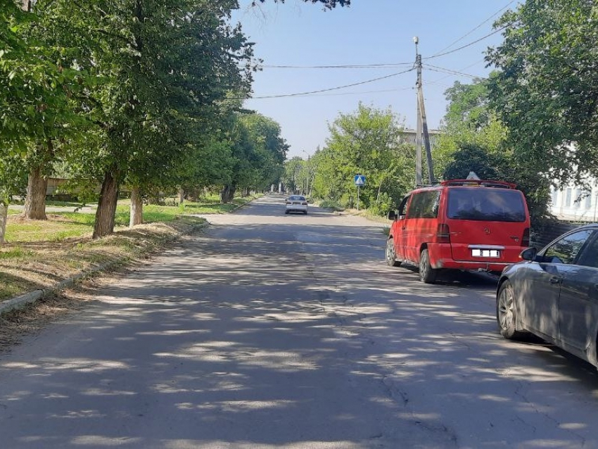 Водитель «Мерседес-Бенц» сбил 14-летнюю девочку в городе Комсомольское ДНР
