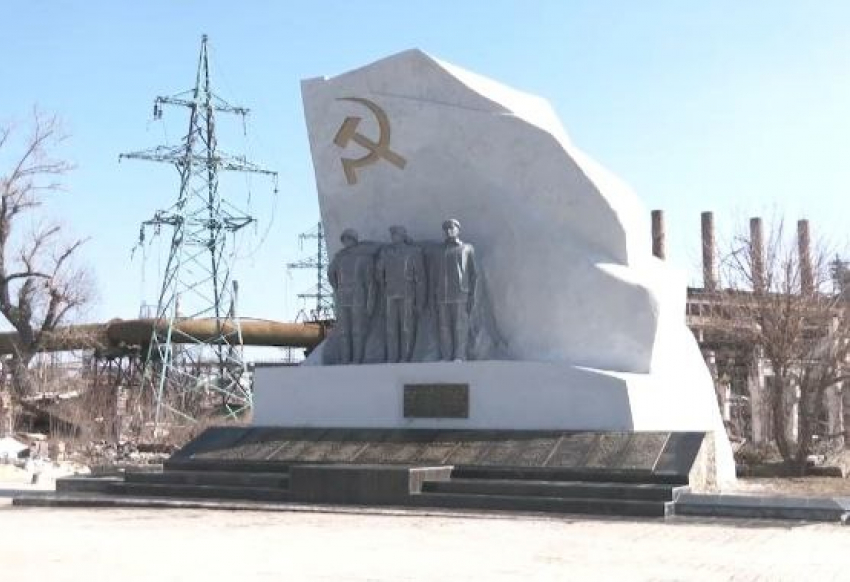 В Мариуполе полностью восстановили памятник «азовстальцам» 