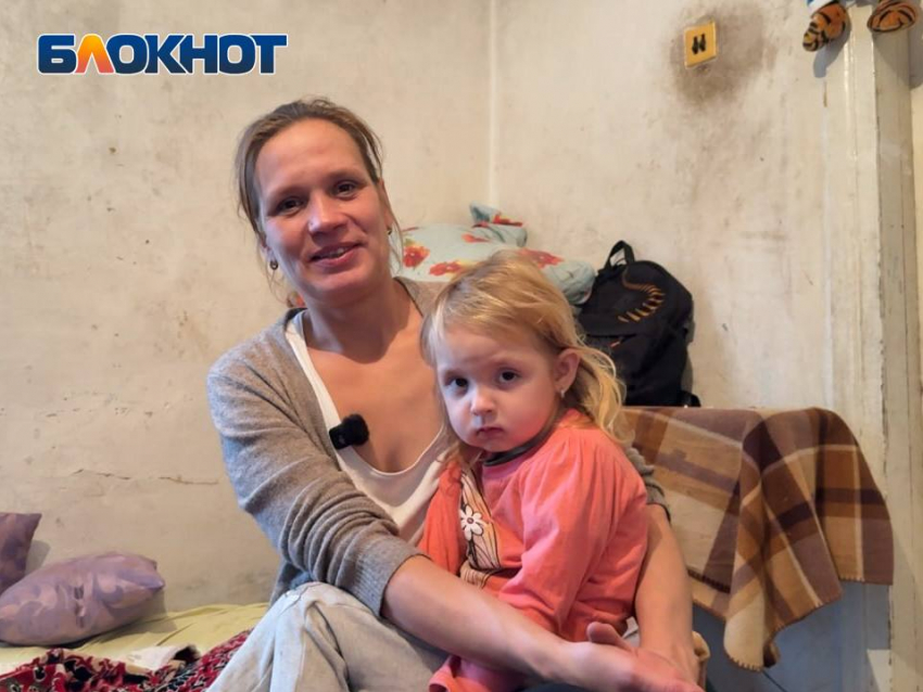 «Летят ракеты, а я рожаю»: многодетная мама рассказала историю своих родов в военной машине в Волновахе 