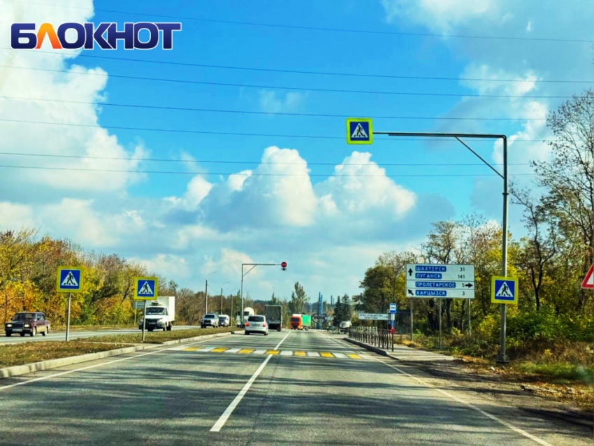 Жители Макеевки пожаловались на водителей, пролетающих пешеходный переход