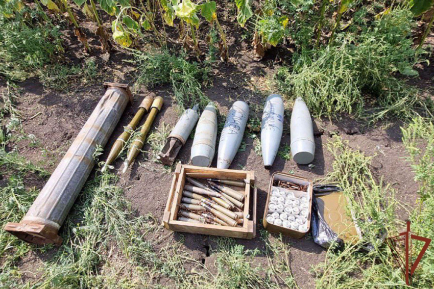 Артиллерийские снаряды с надписями «Слава Украине» обнаружили за линей фронта в ДНР сотрудники Росгвардии 