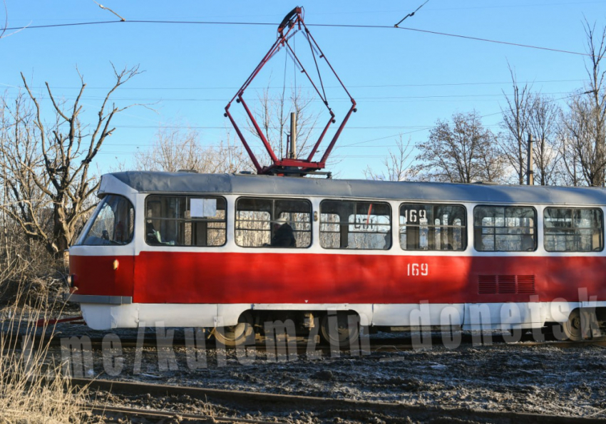 Трамвай №16 вернулся на маршрут в Донецке после трёх лет простоя из-за обстрелов