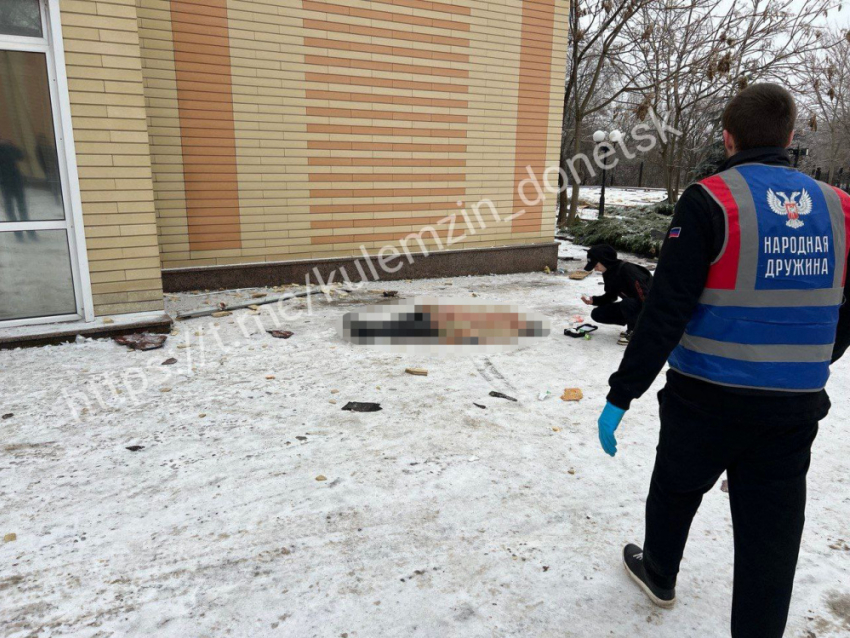 В результате обстрела Ленинского района Донецка погибли два человека, трое ранены