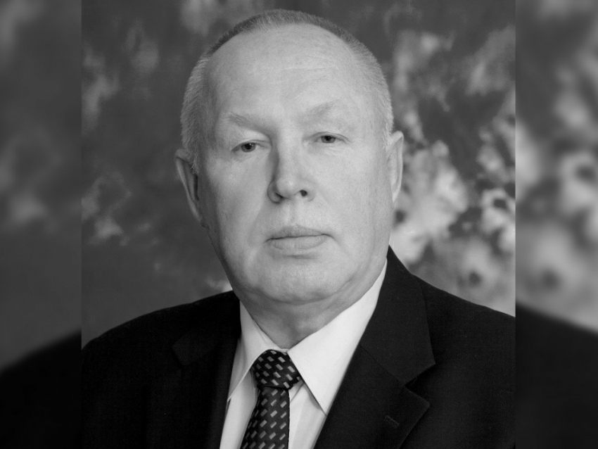 В Донецке ушел из жизни заведующий кафедрой экономики ДонНУЭТ Александ Бакунов