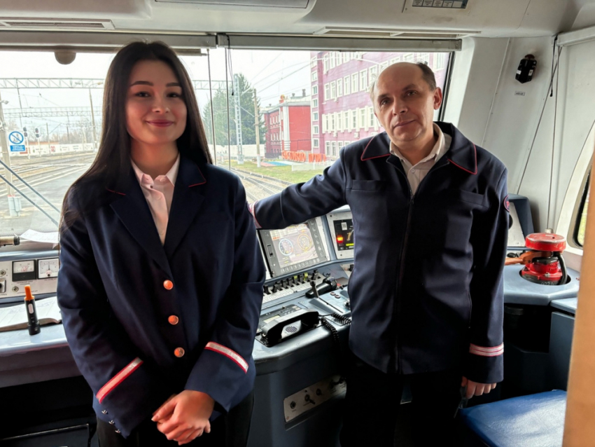 Уроженка ДНР стала первой девушкой-помощницей машиниста в Курской области