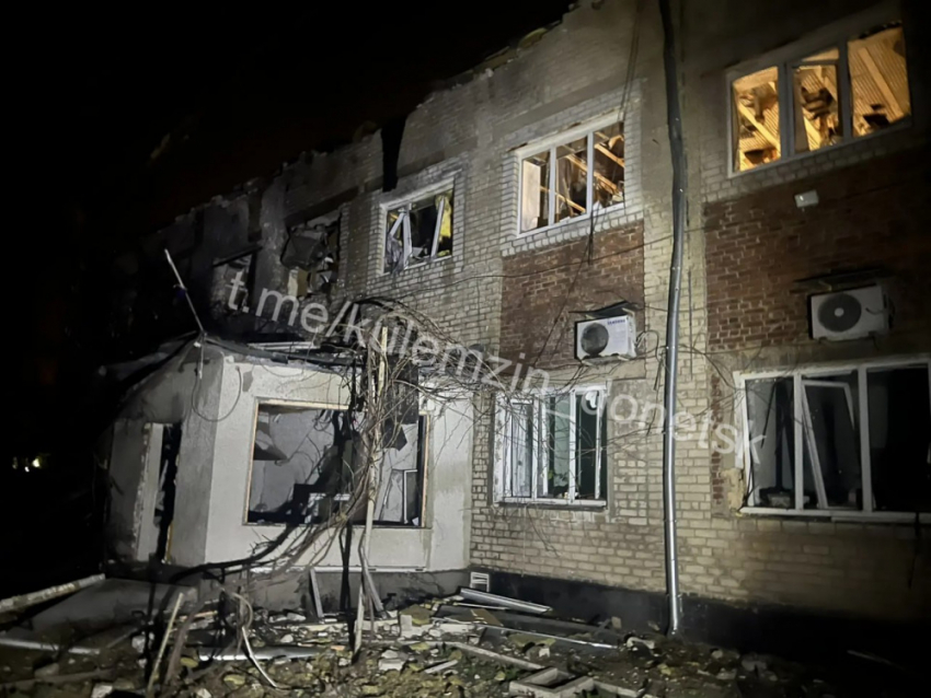 Массовая атака дронов ВСУ на Донецк, повреждены жилые дома