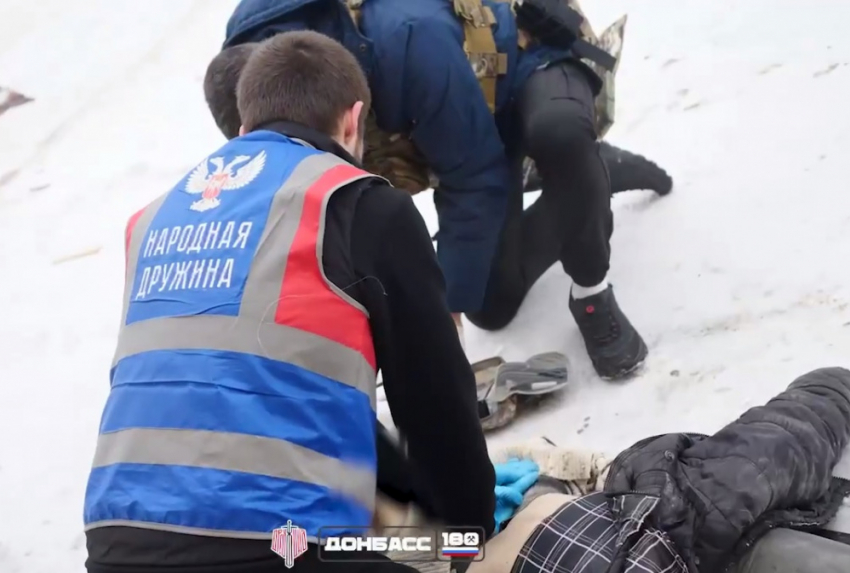 Первые минуты после обстрела Ленинского района Донецка попали на видео