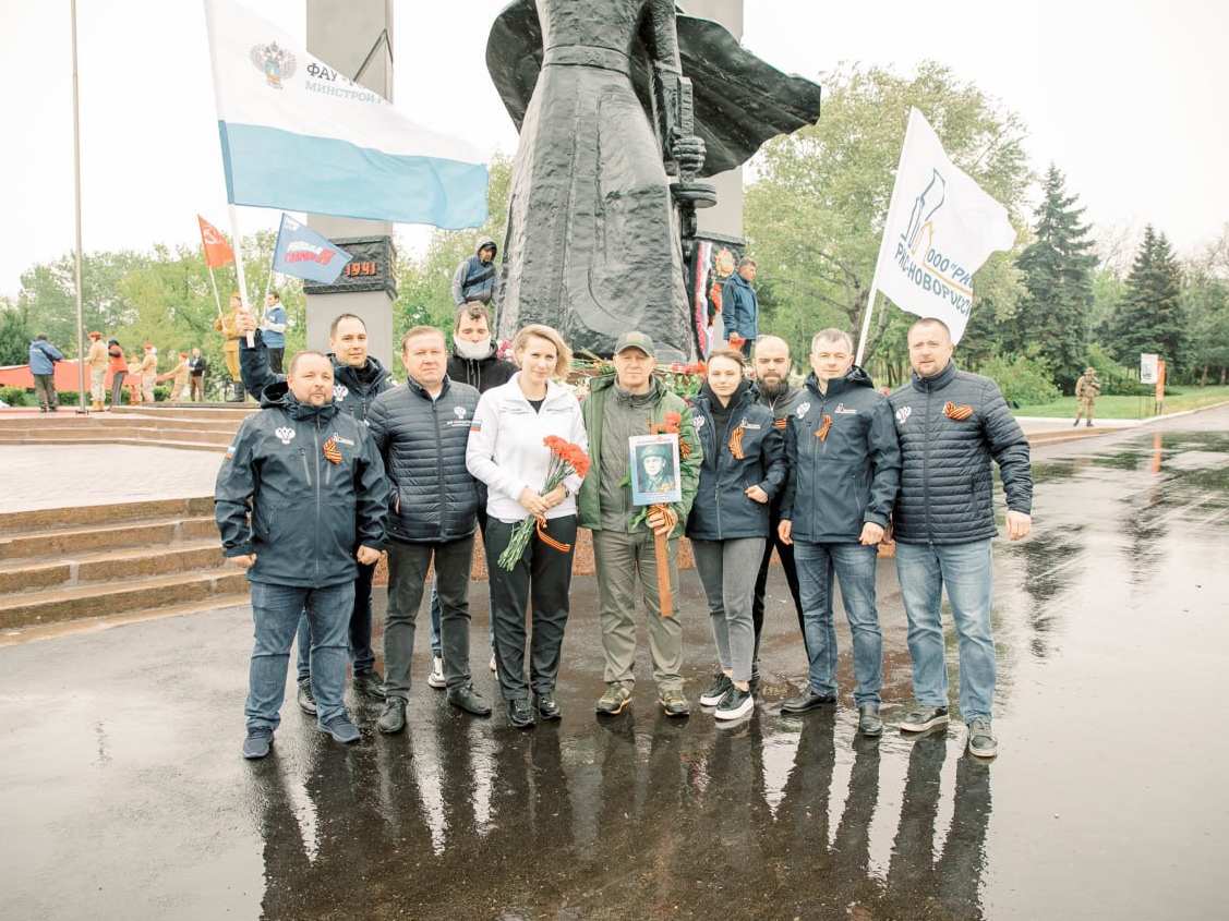 Мариуполь возвращается к мирной жизни и празднует День Победы