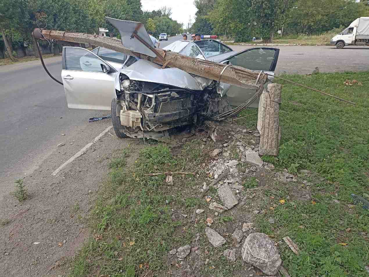 Опасный маневр привел к ДТП с пострадавшими в Макеевке